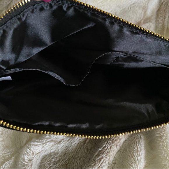 JOY & IMAN BLACK CLUTCH - Picture 7 of 9